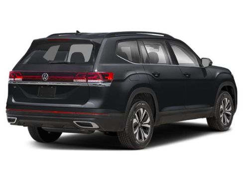Used 2024 Volkswagen Atlas SE image 2