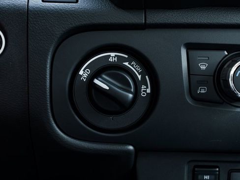 New 2025 Nissan Frontier SV w/ SV Convenience Package image 18