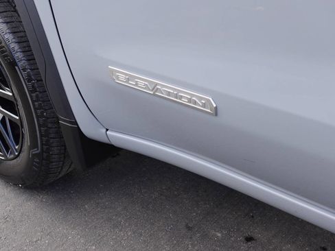 Used 2024 GMC Sierra 1500 Elevation image 12