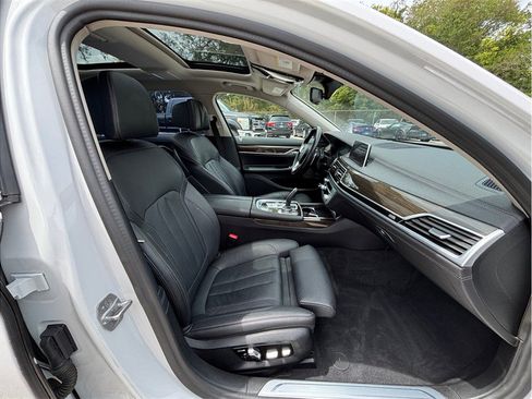 Used 2021 BMW 740i RWD image 47