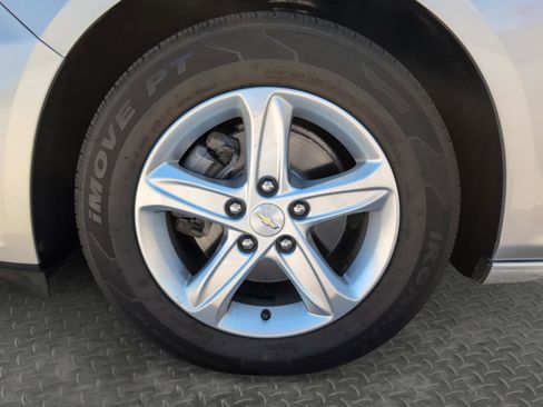 Used 2021 Chevrolet Malibu LS FWD image 10