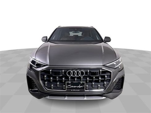 Used 2024 Audi Q8 Premium Plus image 3