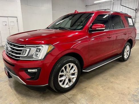 Used 2021 Ford Expedition XLT RWD image 3