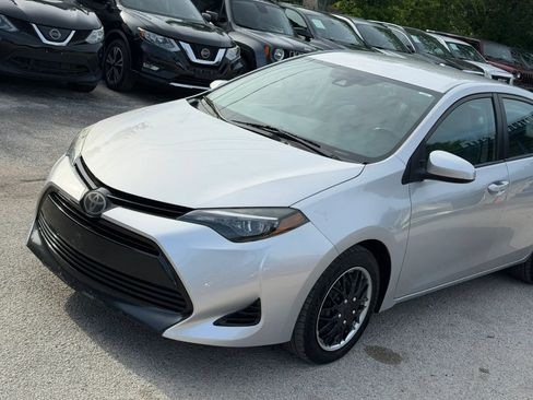 Used 2018 Toyota Corolla LE FWD image 7