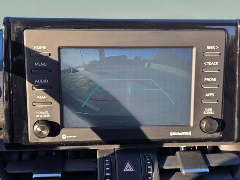 Used 2020 Toyota RAV4 XLE Premium image 17