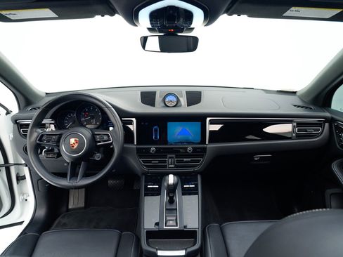 Used 2022 Porsche Macan image 18