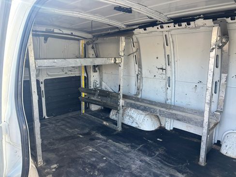 Used 2017 Chevrolet Express 2500 image 12