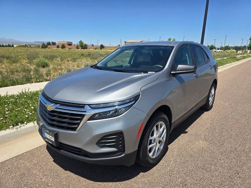 Used 2020 Chevrolet Equinox LS w/ LS Convenience Package FWD image 1