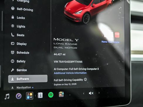 Used 2023 Tesla Model Y Long Range AWD/4WD image 30