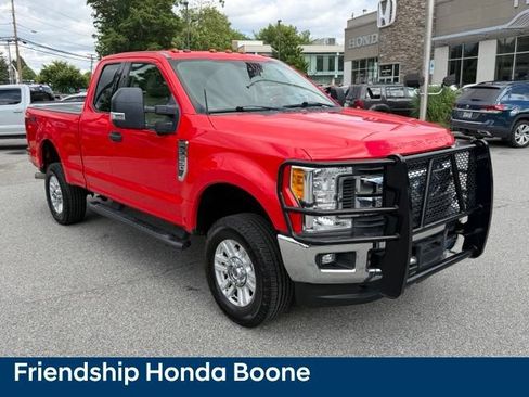 Used 2017 Ford F250 XLT w/ XLT Value Package AWD/4WD image 3