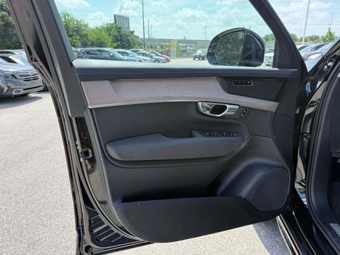 Certified 2026 Volvo XC90 B6 Plus AWD/4WD image 9