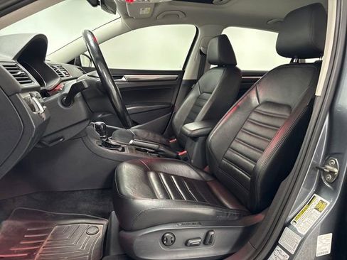 Used 2016 Volkswagen Passat 1.8T SEL Premium image 9