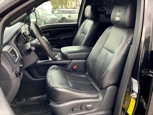 Used 2019 Nissan Titan SV w/ SV Convenience Package image 7