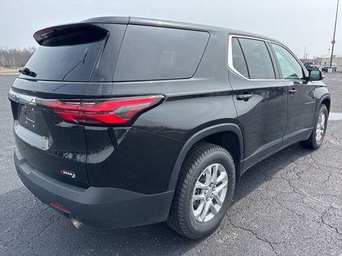 Used 2023 Chevrolet Traverse LS w/ Safety Package image 4
