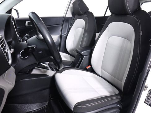 Used 2022 Hyundai Venue SEL w/ Cargo Package FWD image 29