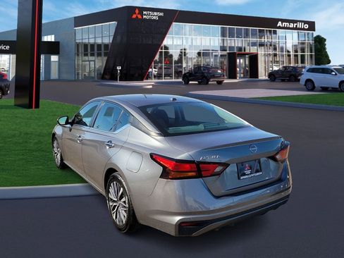 Used 2023 Nissan Altima 2.5 SV image 2