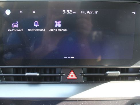 Used 2024 Kia Sportage EX image 40