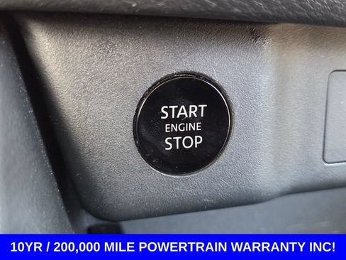 Used 2025 Nissan Rogue SV FWD image 31
