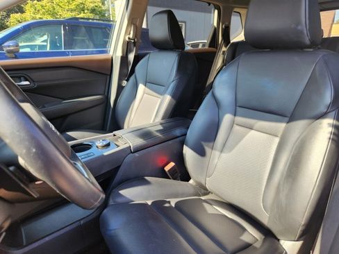 Certified 2023 Nissan Rogue SV w/ SV Premium Package AWD/4WD image 7