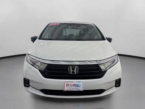 Used 2024 Honda Odyssey Touring image 2