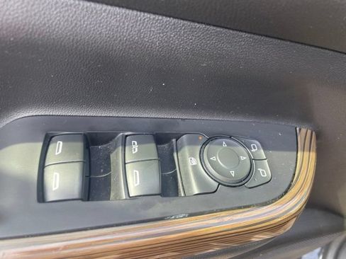 Used 2020 GMC Acadia SLE FWD image 11