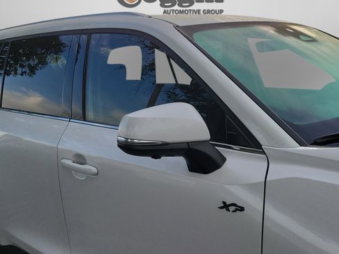 Used 2024 Toyota Grand Highlander Limited AWD/4WD image 13