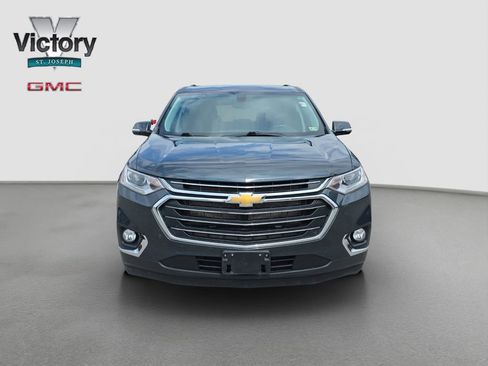 Used 2020 Chevrolet Traverse LT FWD image 2