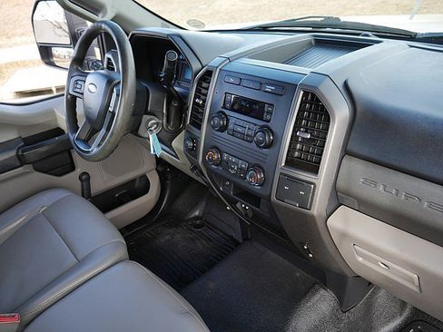 Used 2019 Ford F350 XL w/ Snow Plow Prep Package image 29