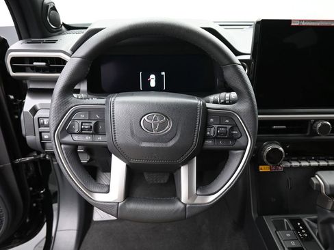 Certified 2025 Toyota 4Runner Limited AWD/4WD image 19
