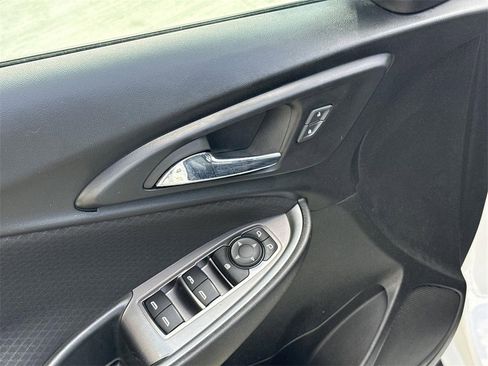 Used 2023 Chevrolet Malibu LT image 21