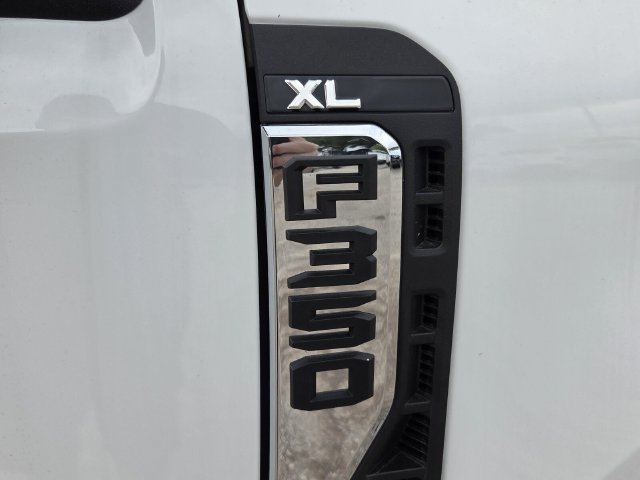 New 2026 Ford F350 XL w/ XL Chrome Package AWD/4WD image 19
