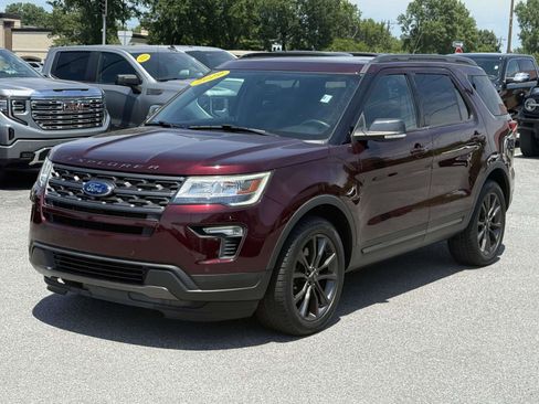 Used 2019 Ford Explorer XLT w/ Equipment Group 202A AWD/4WD image 5
