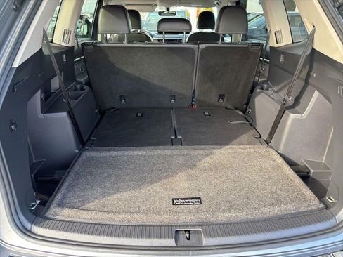 Certified 2023 Volkswagen Atlas SE w/ Black Wheel Package image 18