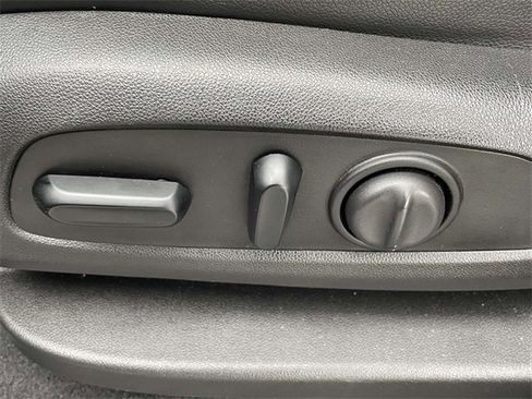 Used 2021 GMC Terrain SLT w/ Elevation Edition image 29