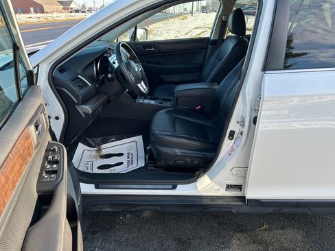 Used 2017 Subaru Outback 3.6R Limited image 14