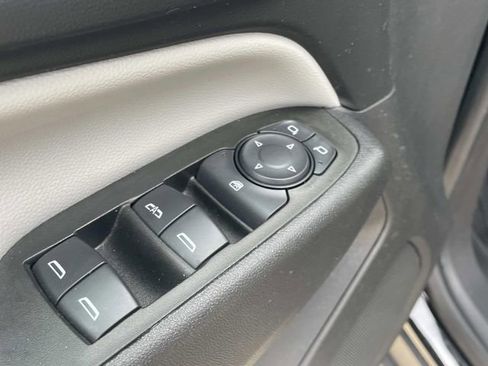 Used 2024 Chevrolet Equinox LS w/ LS Convenience Package FWD image 12