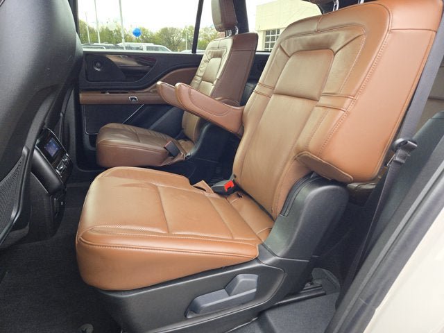 Used 2024 Lincoln Aviator Reserve w/ Elements Package Plus AWD/4WD image 16