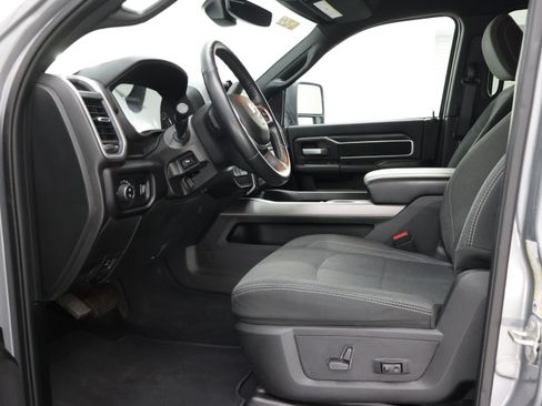 Used 2024 RAM 3500 Big Horn w/ Night Edition AWD/4WD image 8
