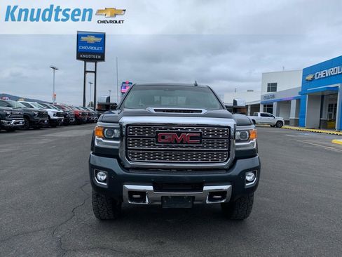 Used 2018 GMC Sierra 3500 Denali w/ Duramax Plus Package image 2