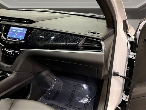 Certified 2025 Cadillac XT6 Premium Luxury image 27