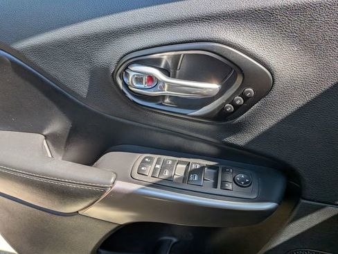 Certified 2022 Jeep Cherokee Limited image 12