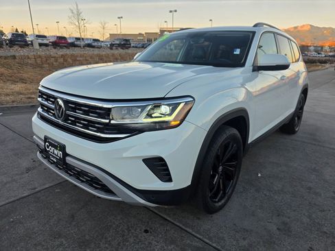Used 2023 Volkswagen Atlas SE image 3