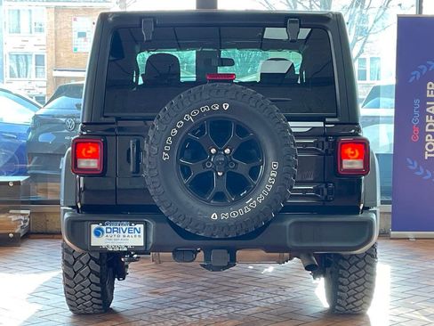 Used 2022 Jeep Wrangler Sport image 9