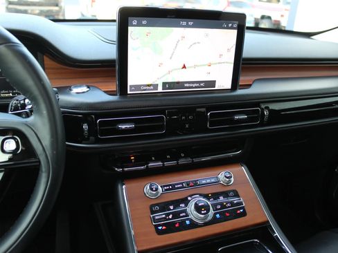 Used 2020 Lincoln Aviator Reserve w/ Equipment Group 201A RWD image 16