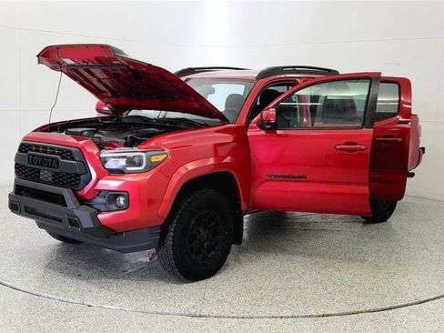 Used 2019 Toyota Tacoma SR5 image 10