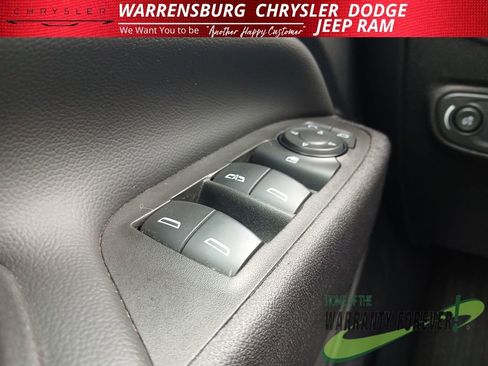 Used 2024 Chevrolet Equinox LT image 30