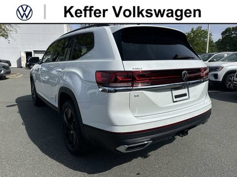 New 2026 Volkswagen Atlas SE FWD image 3