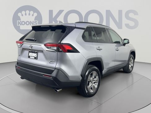 Used 2025 Toyota RAV4 XLE AWD/4WD image 7
