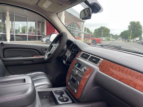 Used 2007 Chevrolet Avalanche LTZ w/ LTZ Preferred Equipment Group AWD/4WD image 3