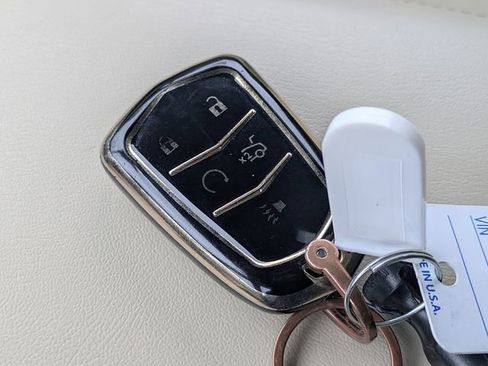 Used 2019 Cadillac XT5 FWD image 32